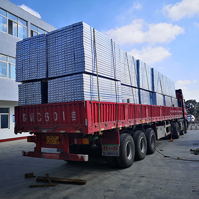浙江海鹽核電工地發(fā)貨車.jpg
